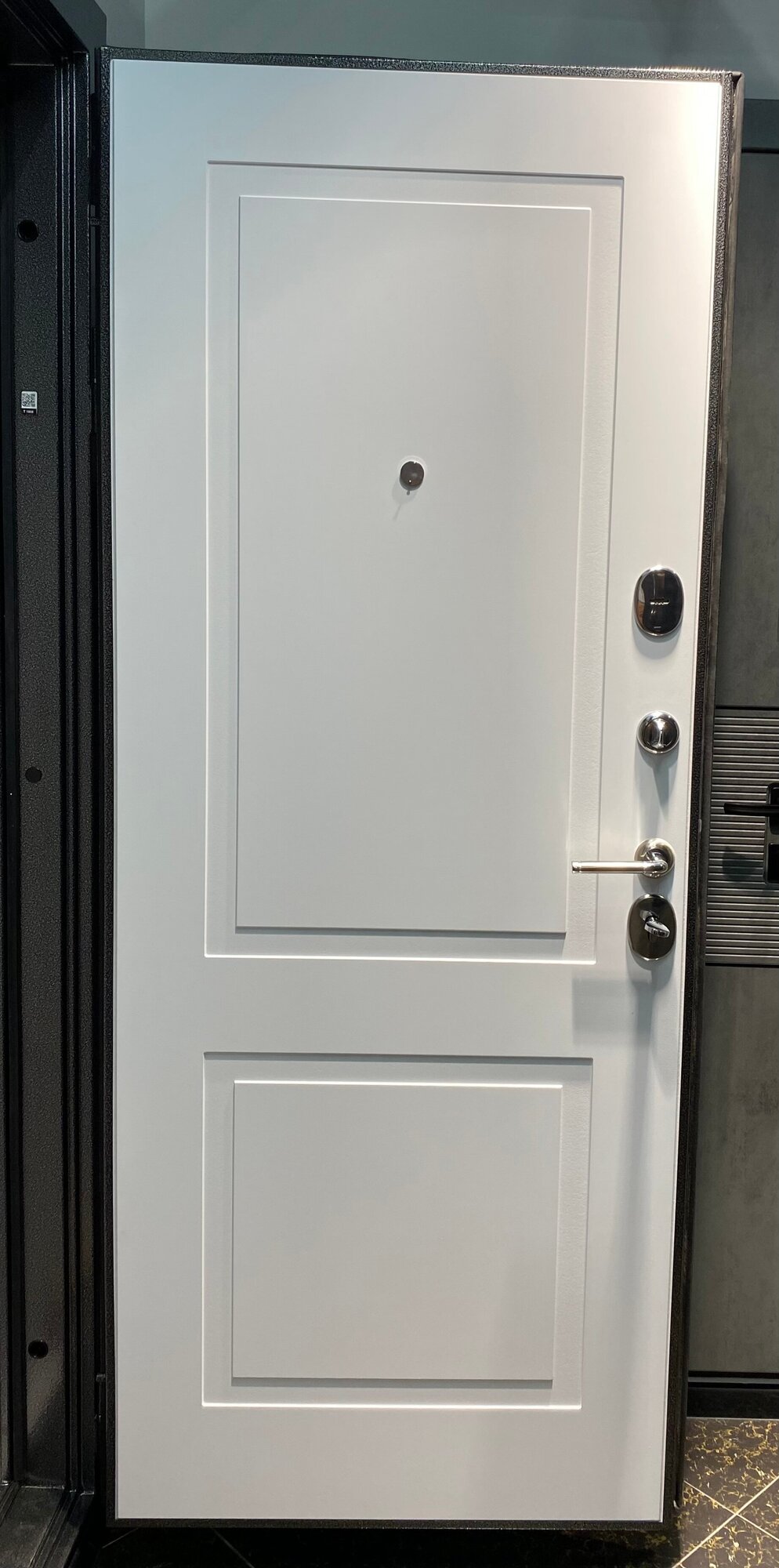 Входная дверь металлическая в квартиру PAZL с внутренней панелью 11, цвет белый софт, размер по коробке 960х2050, правая - фотография № 5