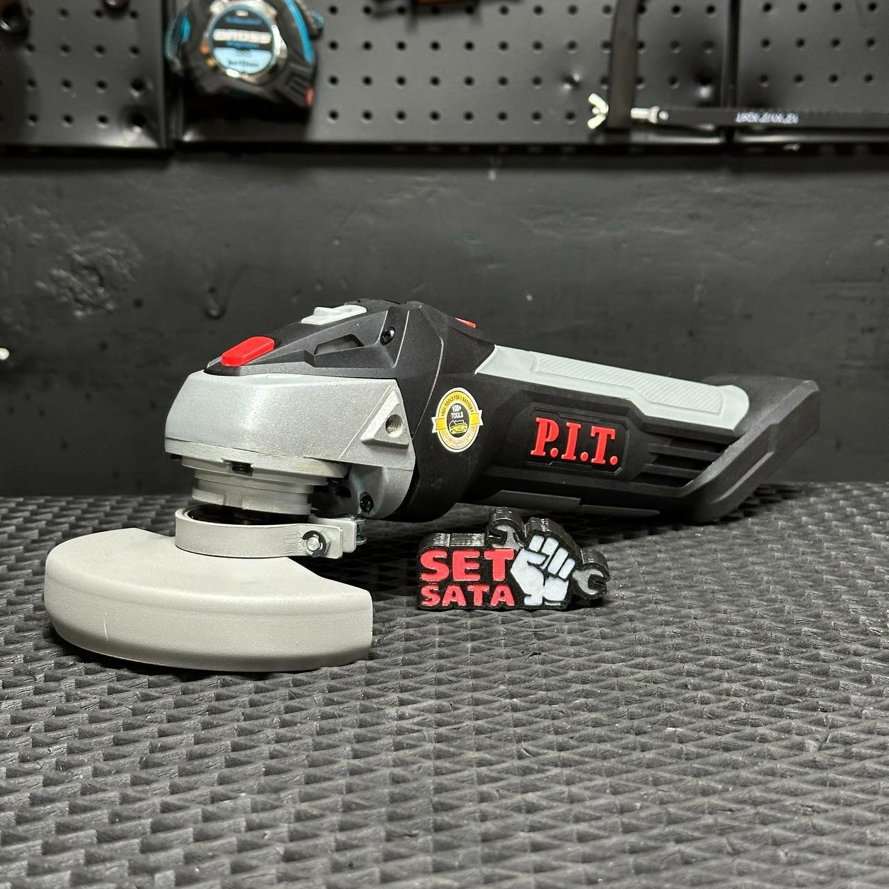 Шлифмашина угловая аккумуляторная P.I.T. PWS20H-125C SOLO (без АКБ и ЗУ) 20В, 125мм, 8500об/мин