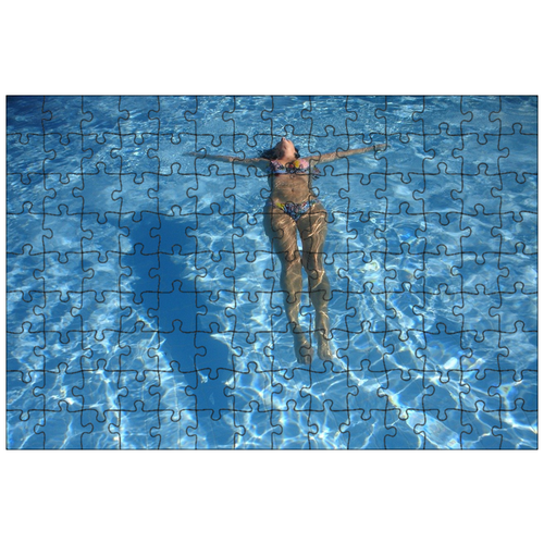 фото Магнитный пазл 27x18см."плавательный бассейн, женщина, купание" на холодильник lotsprints