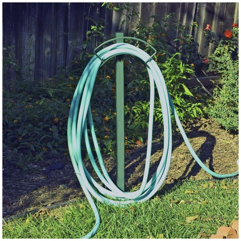 Для хранения шланга своими руками