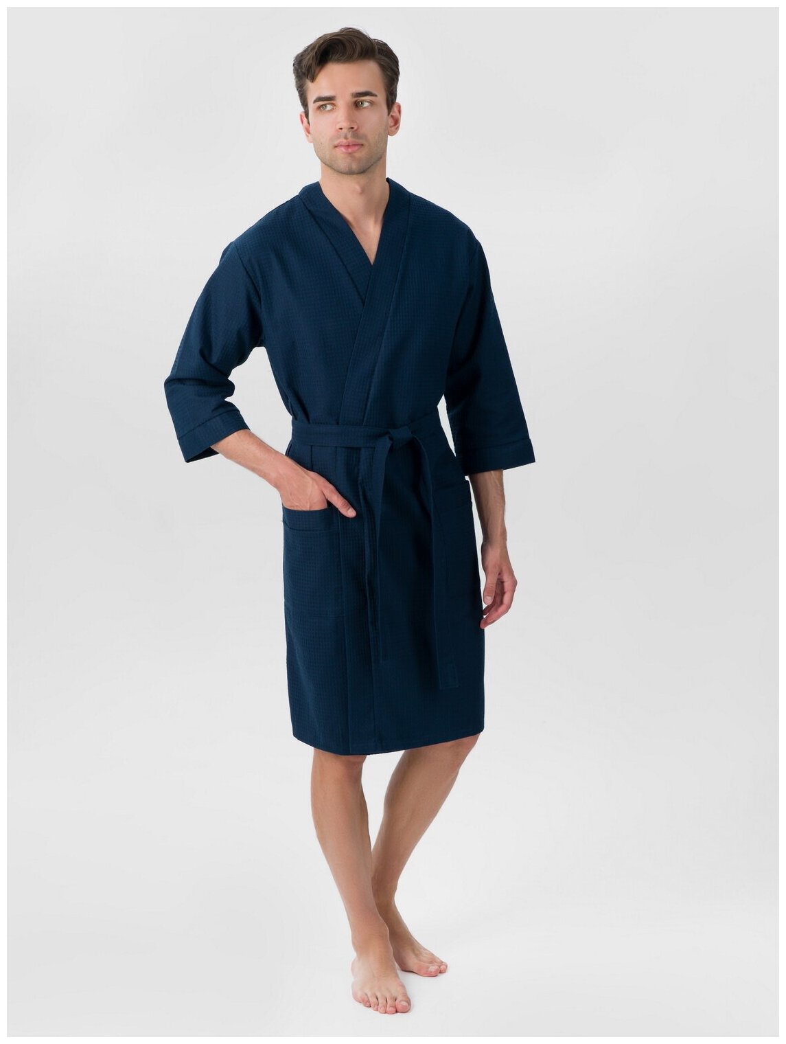 Мужской укороченный вафельный халат с планкой, темно-синий. Размер: 46-48 - фотография № 1