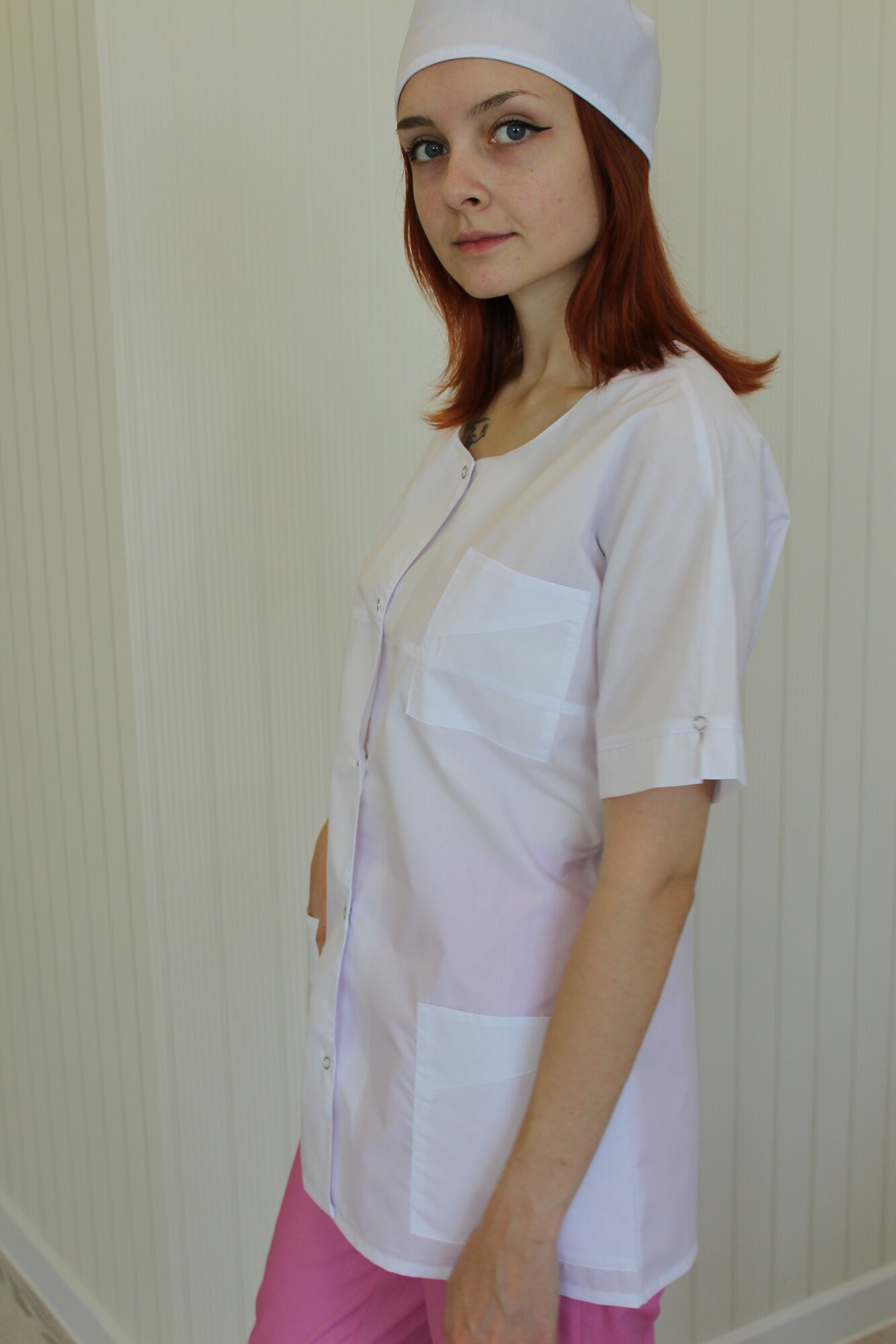 Куртка медицинская женская на кнопках, белая, размер 62
