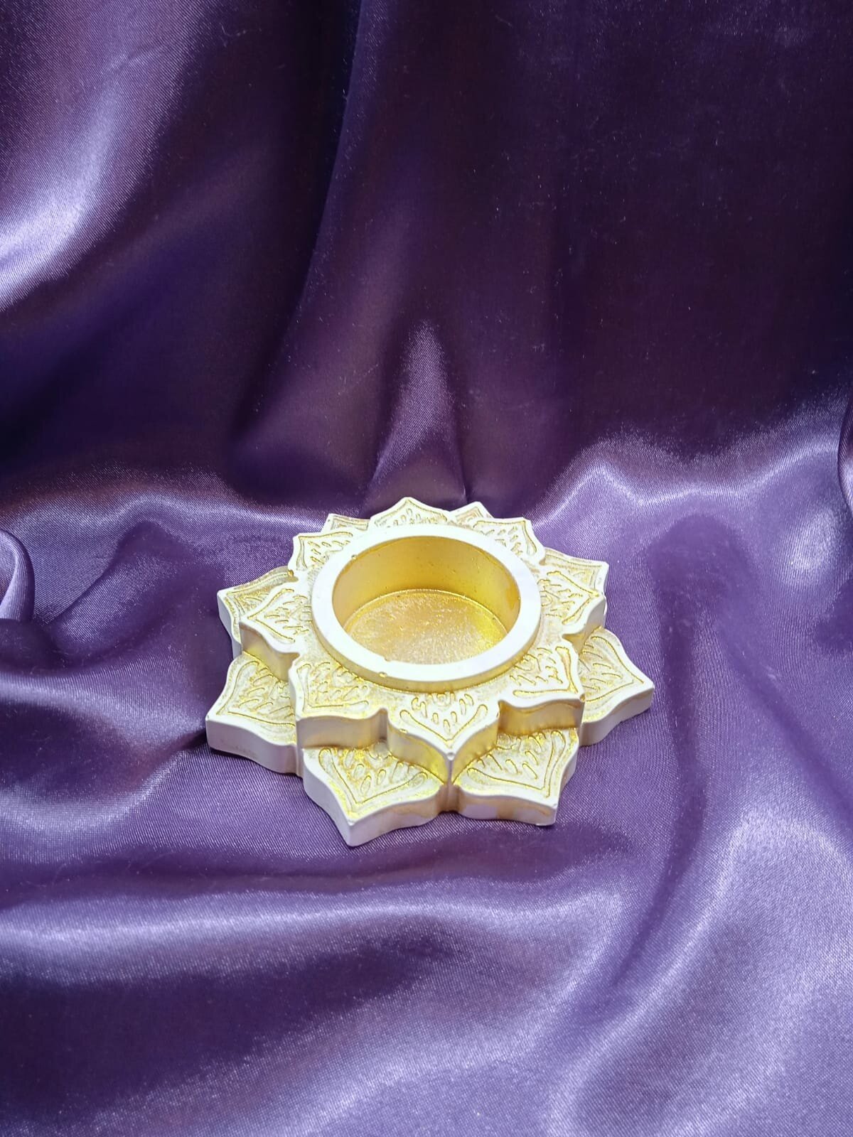 Подсвечник Арабская вязь для чайной плавающей свечи белый с золотом 1 штука гипс высота 2см/наружный диаметр 10см/внутренний диаметр 4см на подарок - фотография № 1