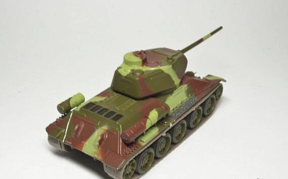 Масштабная модель 1/72, Танк Т-34/85 — фото 1