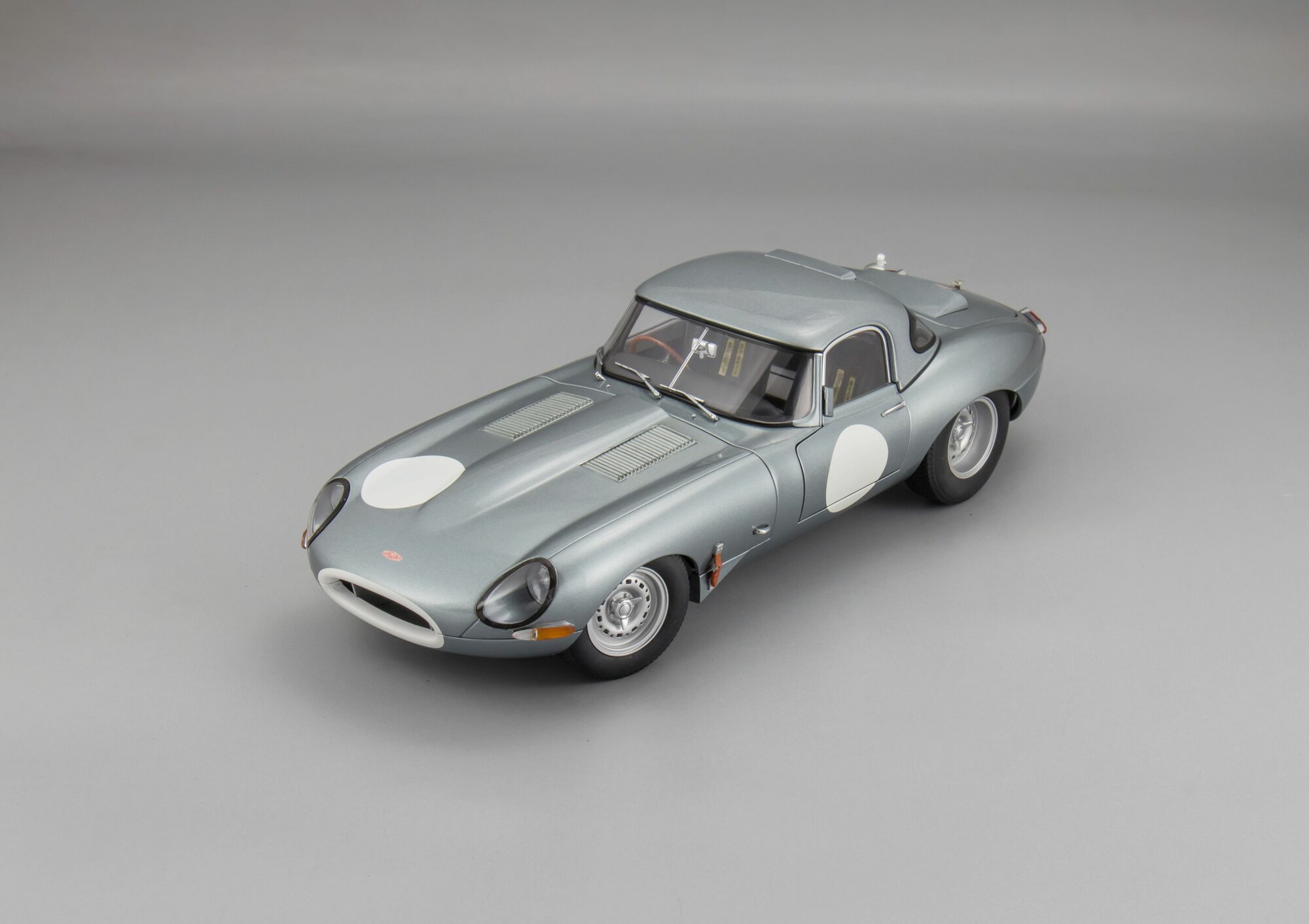 Масштабная модель Jaguar Lightweight E-Type 2015