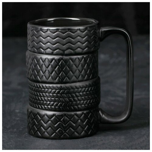 фото Кружка "шины" 460 мл, 10,5х8х12,5 см, рисунок микс 3808232 сима-ленд