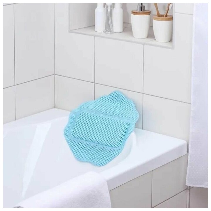 Подушка для ванны VILINA с присосками "Лотос" массажная 33х33 см голубая - фотография № 8