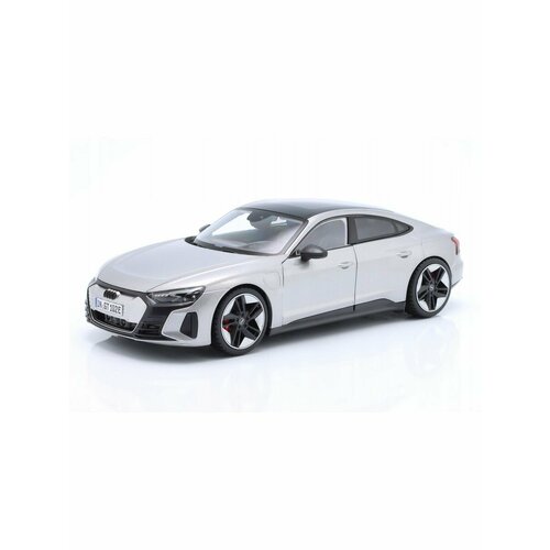 Машинка 1:18 Coll (A)-2022 Audi RS e-tron GT - New