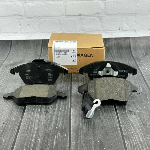 Тормозные колодки VAG передние 5K0698151 4473₽