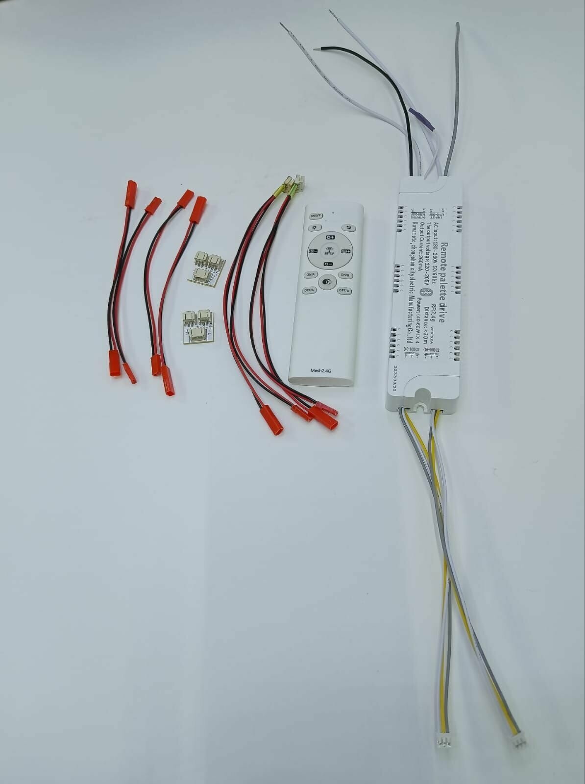 Блок питания LED DRIVER 2.4G BT - CX(40-60W)*4+220V + пульт + комплект переходников Управление через ПДУ, выключатель и приложение на телефоне
