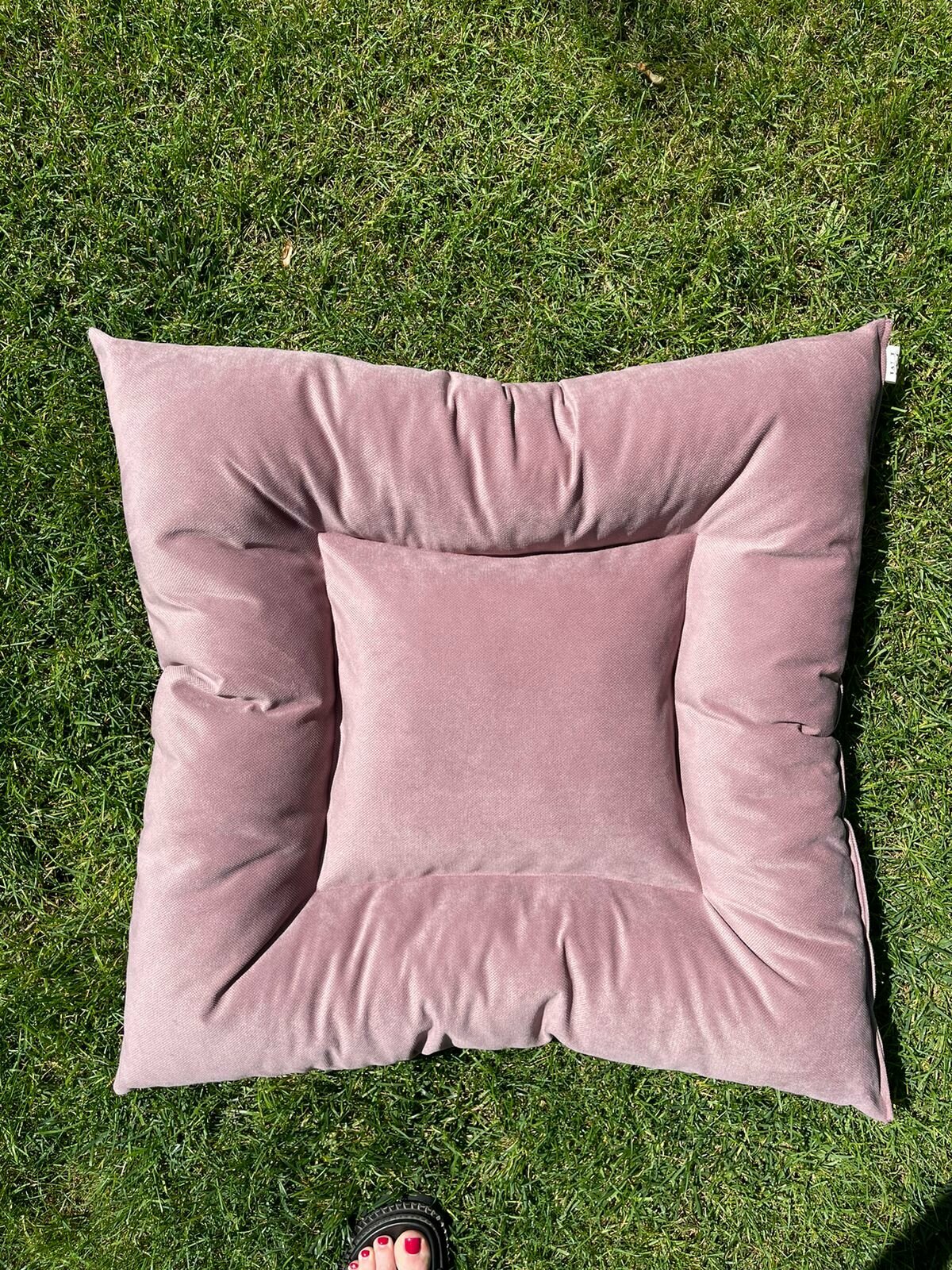 Подушка для садовой мебели/ Для диванов розовая - фотография № 10