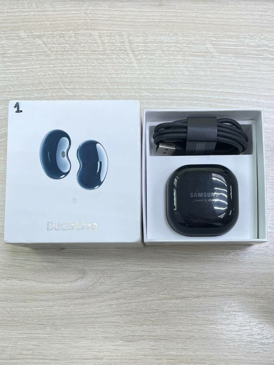 Беспроводные наушники Samsung Galaxy Buds Live RU, USB Type-C, mystic black