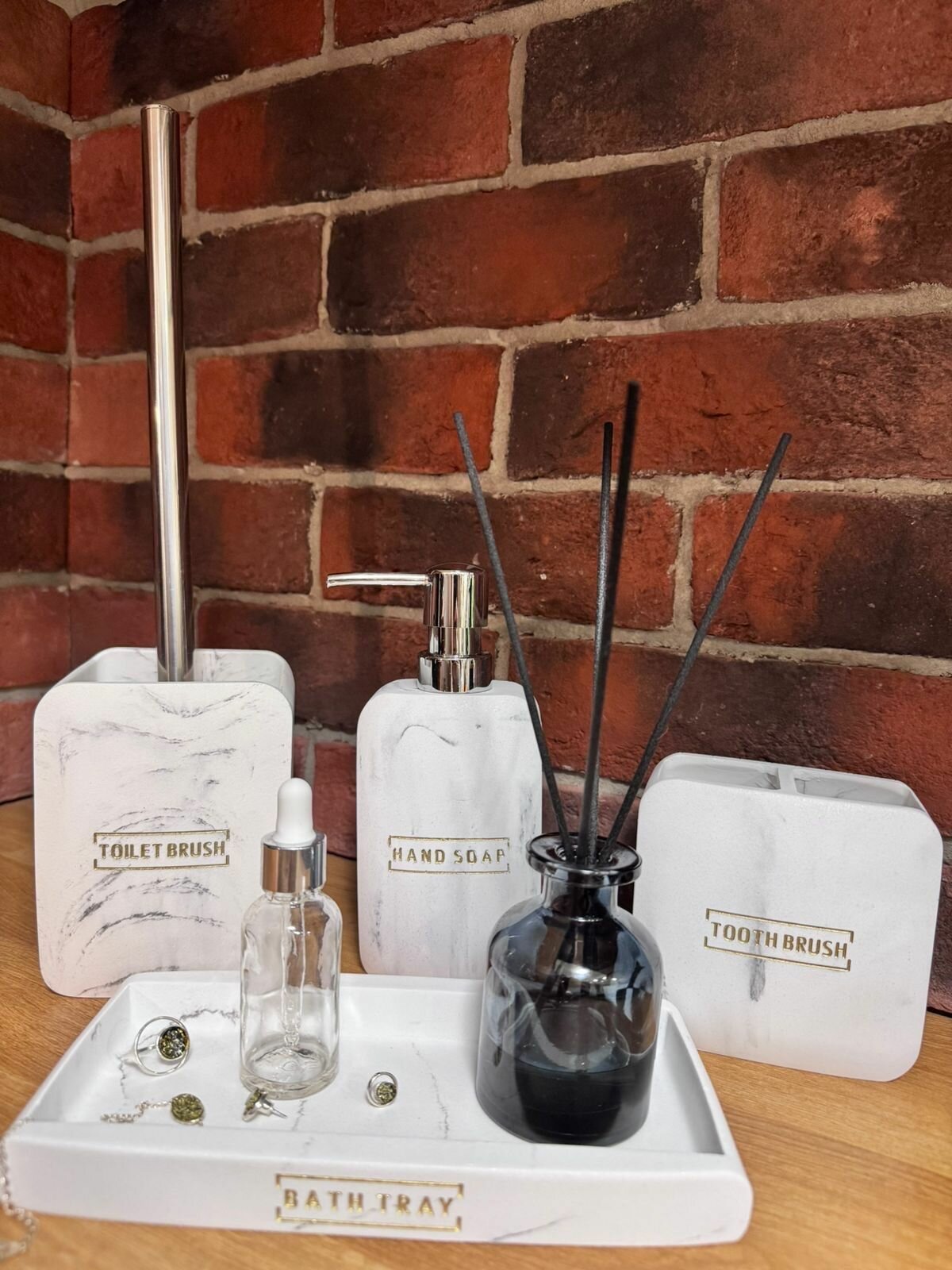 Набор аксессуаров для ванной комнаты, 4 предмета с ершиком, белый мрамор