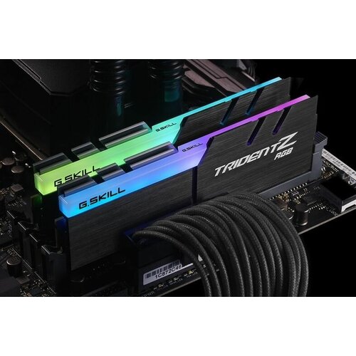 Модуль памяти DDR4 GSKILL TRIDENT Z RGB 16GB 2x8GB 3200MHz CL16 16-18-18-38 135V 1283600₽