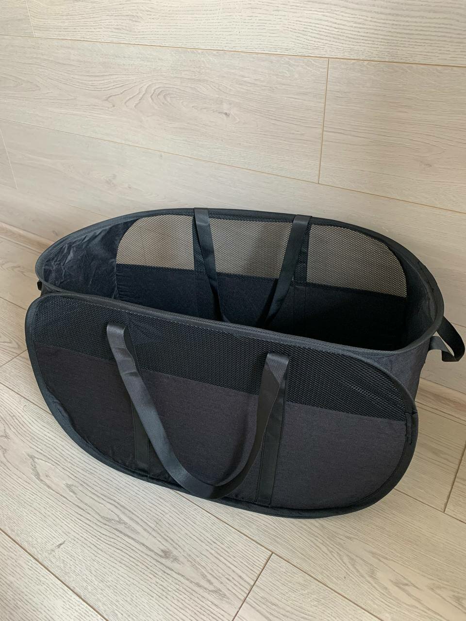 фото Корзина (сумка) для белья, сетчатая, складная.