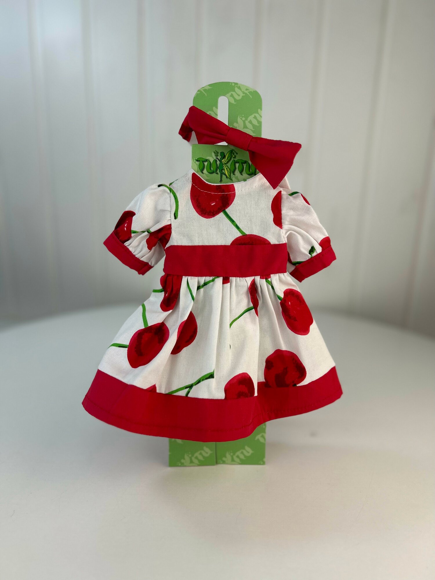 Комплект одежды для кукол TuKiTu 32-34 см: платье Вишневый сад, повязка на голову, арт. 32 - фото №2