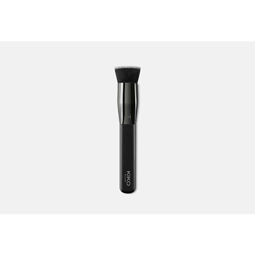 Кисть с плоским краем для нанесения жидких средств или мусса KIKO MILANO FACE 05 ROUND FOUNDATION BRUSH 1шт 5997₽