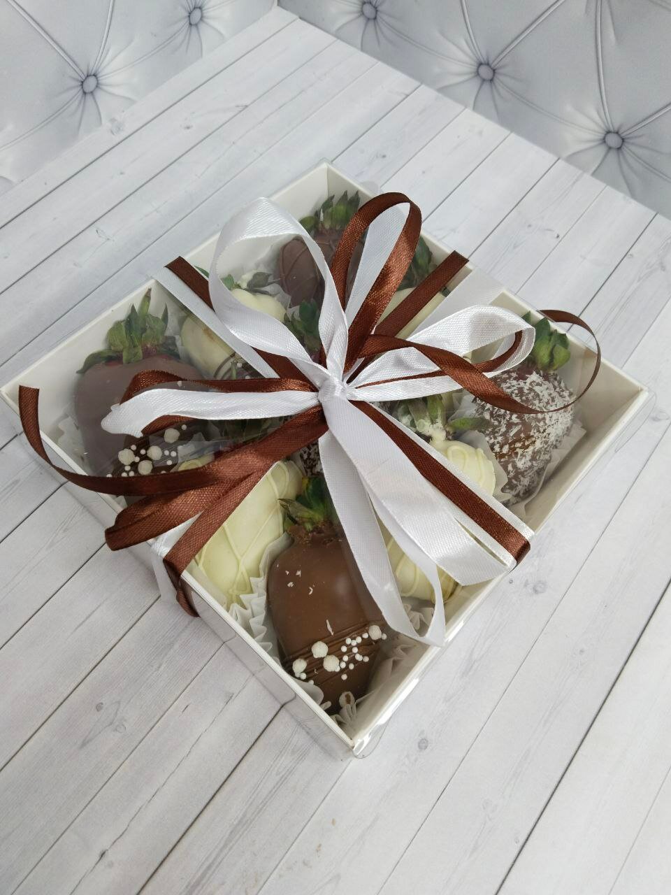 Клубника в шоколаде Премиум подарочный набор из 9-12 ягод