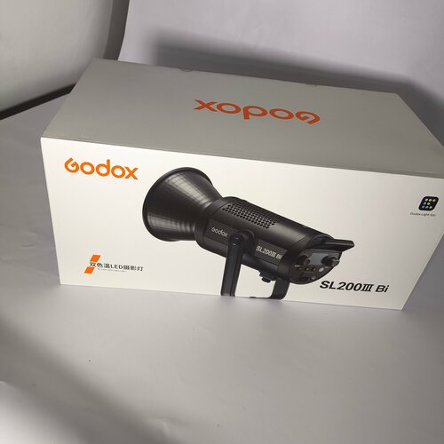 Осветитель LED Godox SL200III Bi студийный теплый и холодный свет 5720000₽