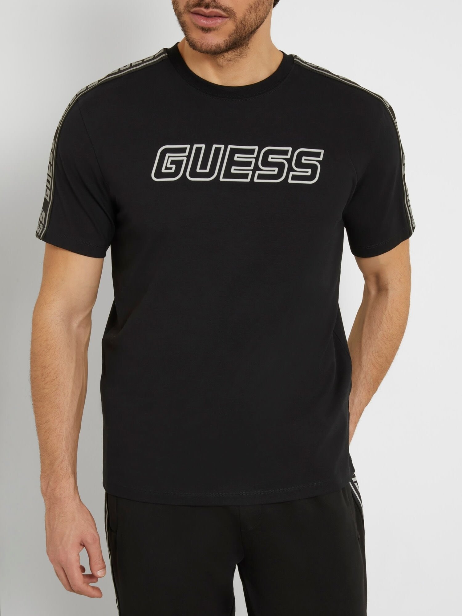 Футболка GUESS ARLO CN T-SHIRT, размер M, черный — фото 1