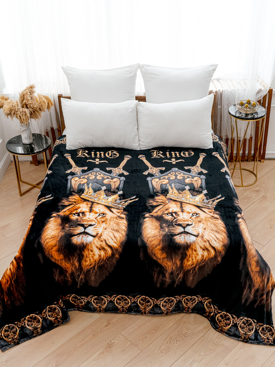 Изображение Плед 150х200 Павлина Лев в короне, пушистый, мягкий, 1.5 - спальный