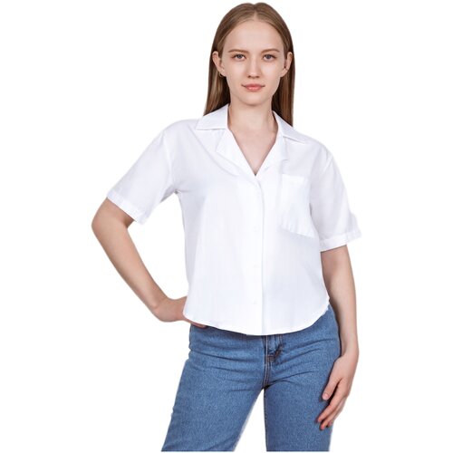 фото Рубашка, блузка женская укороченная с короткими рукавами. полуприлегающий силуэт, цвет белый, размер 44. на каждый день, офисный стиль. fm