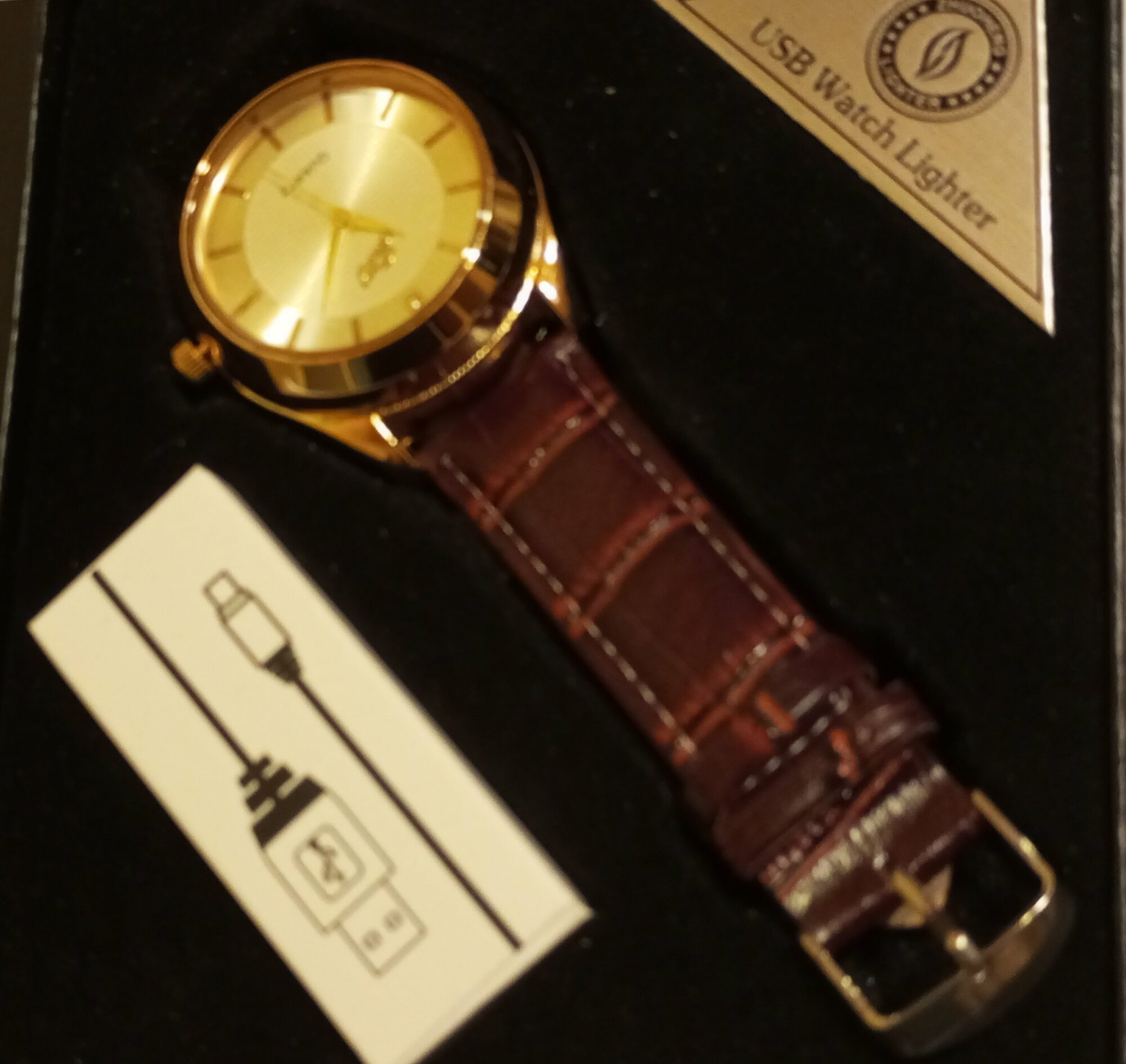 фото 2 в 1 с беспламенной зажигалкой и USB.