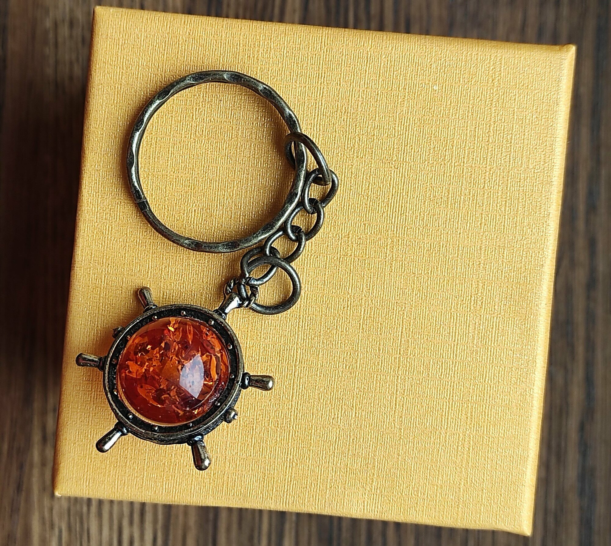 Брелок, красный — фото 1