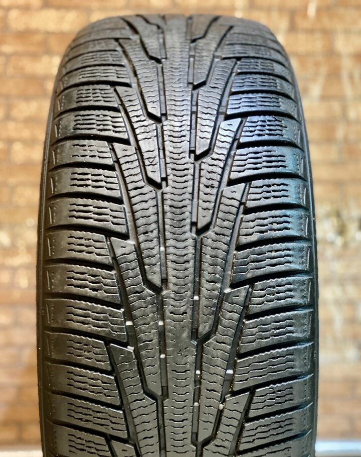 Nokian Tyres Hakkapeliitta R 235/55 R17