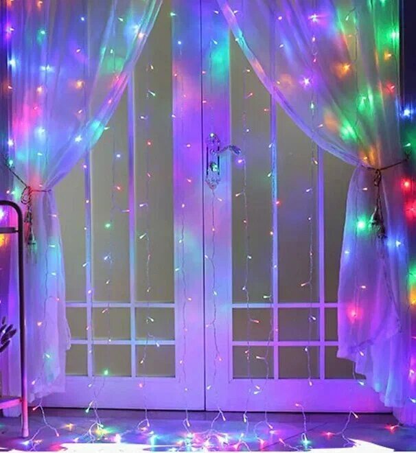 Светодиодная гирлянда-штора 1.5х1.5 / бахрома / дождик / занавес / новогоднее украшение 150х150 см разноцветный