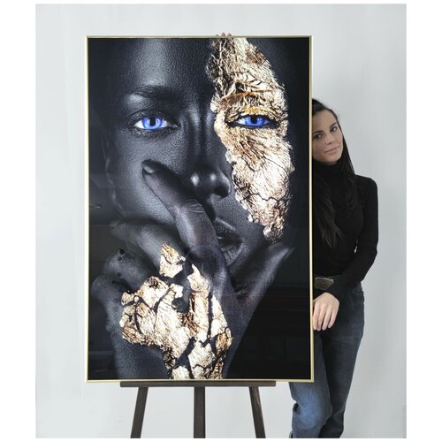 Большая интерьерная картина Arctic Eyes 76 х 116 см в золотом багете на композитном материале ALUMOART. Качество люкс