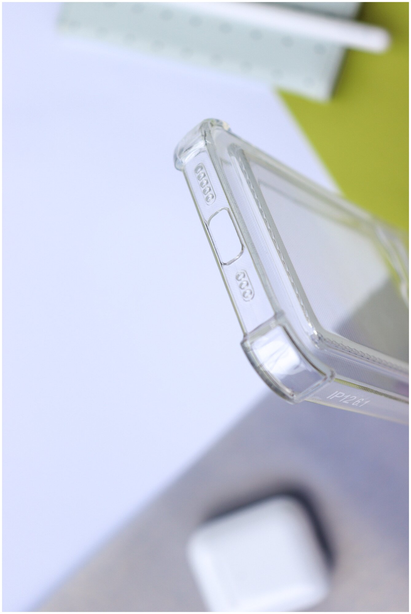 Чехол LuxCase для APPLE iPhone 12 TPU с картхолдером 1.5mm Transparent 63506 - фото №3