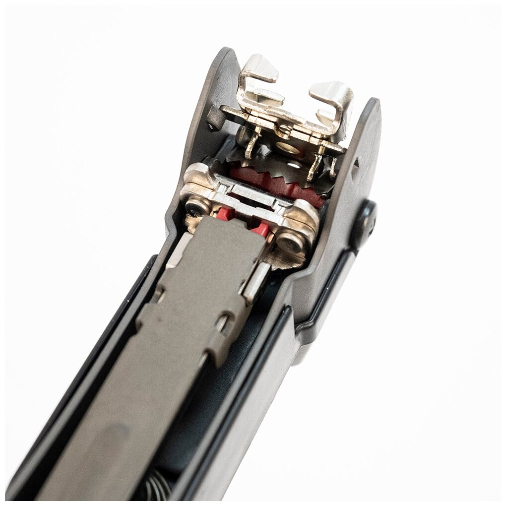 Тапенер - степлер для подвязки MAX R45C + 10 красных лент + скобы MAX 604 E-L 4,800 шт / Готовый комплект для подвязки - фотография № 4