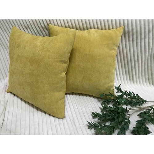 Подушка декоративная из полиэстера квадратная 45 см, желтого цвета