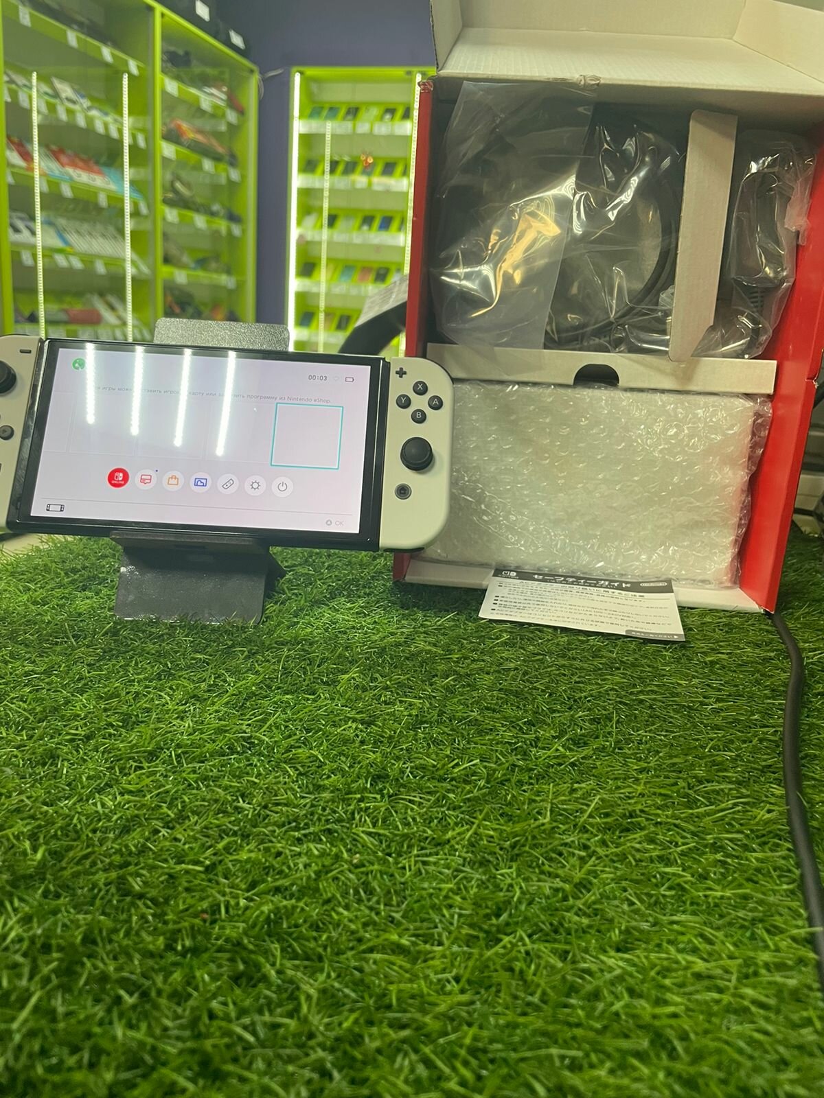 Игровая консоль Nintendo Switch OLED 64Gb белая