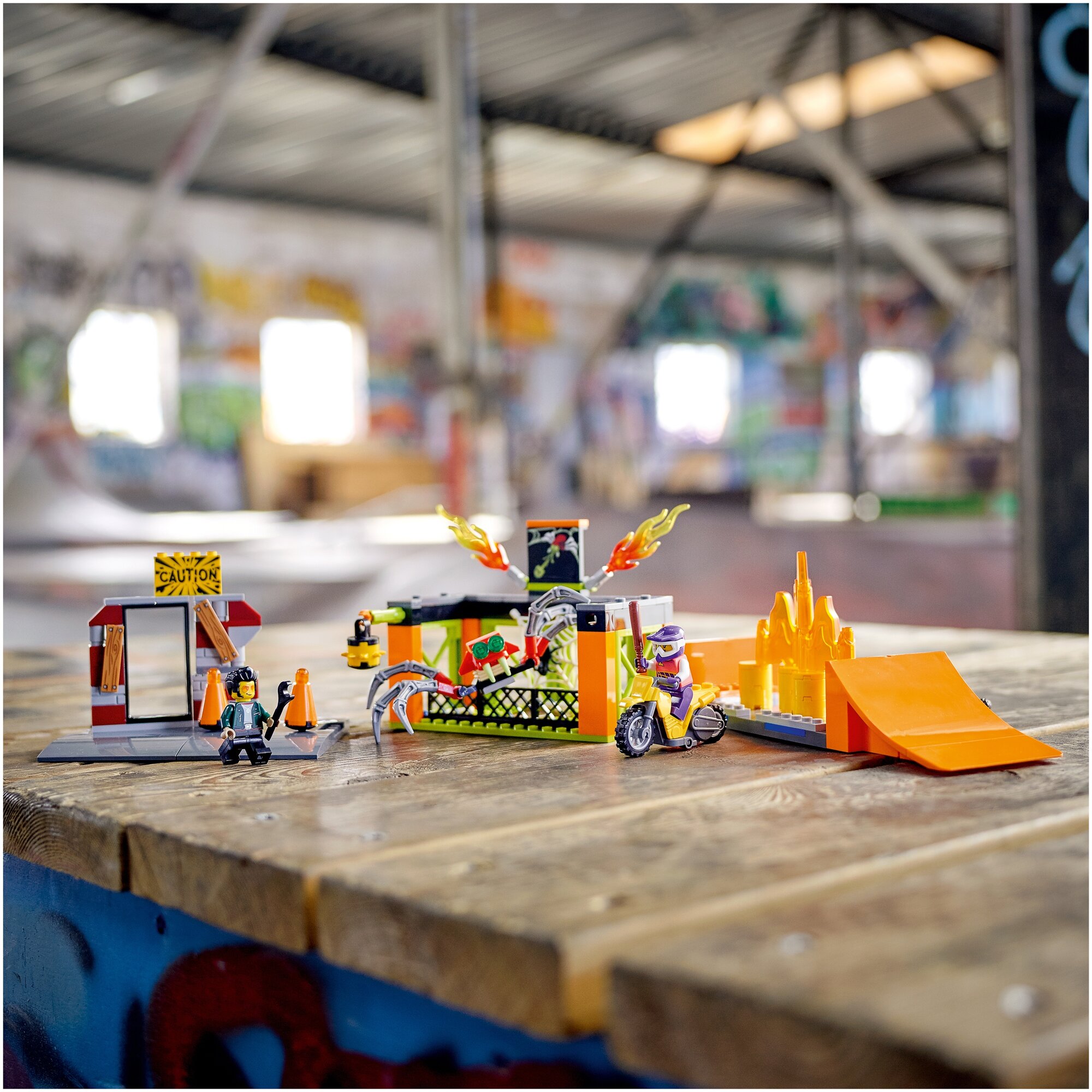Конструктор Lego City Парк каскадеров - фото №11
