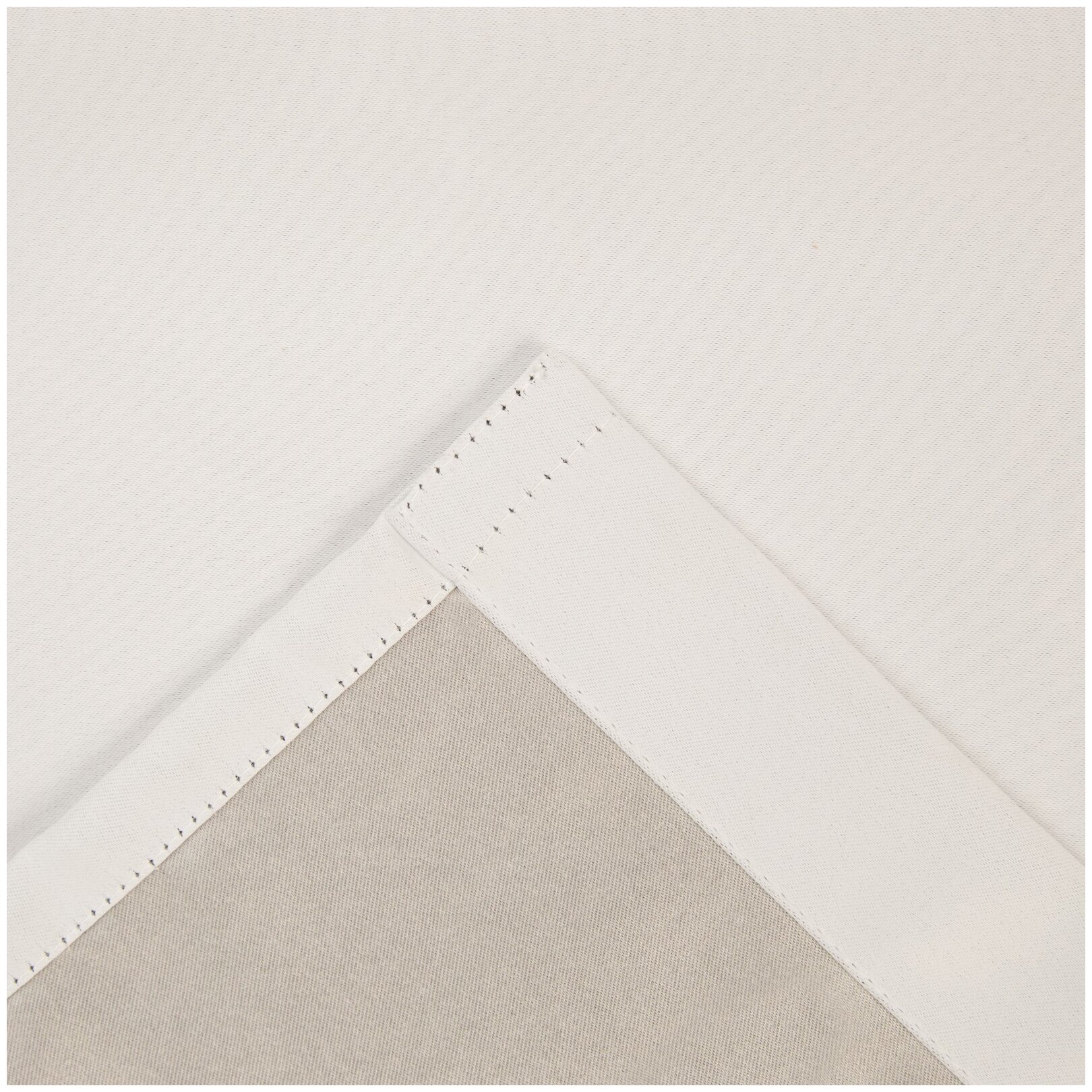 Штора портьерная "Этель" 250×265 см, двусторонний блэкаут, цвет Белый, пл. 240 г/м2, 100% п/э - фотография № 2