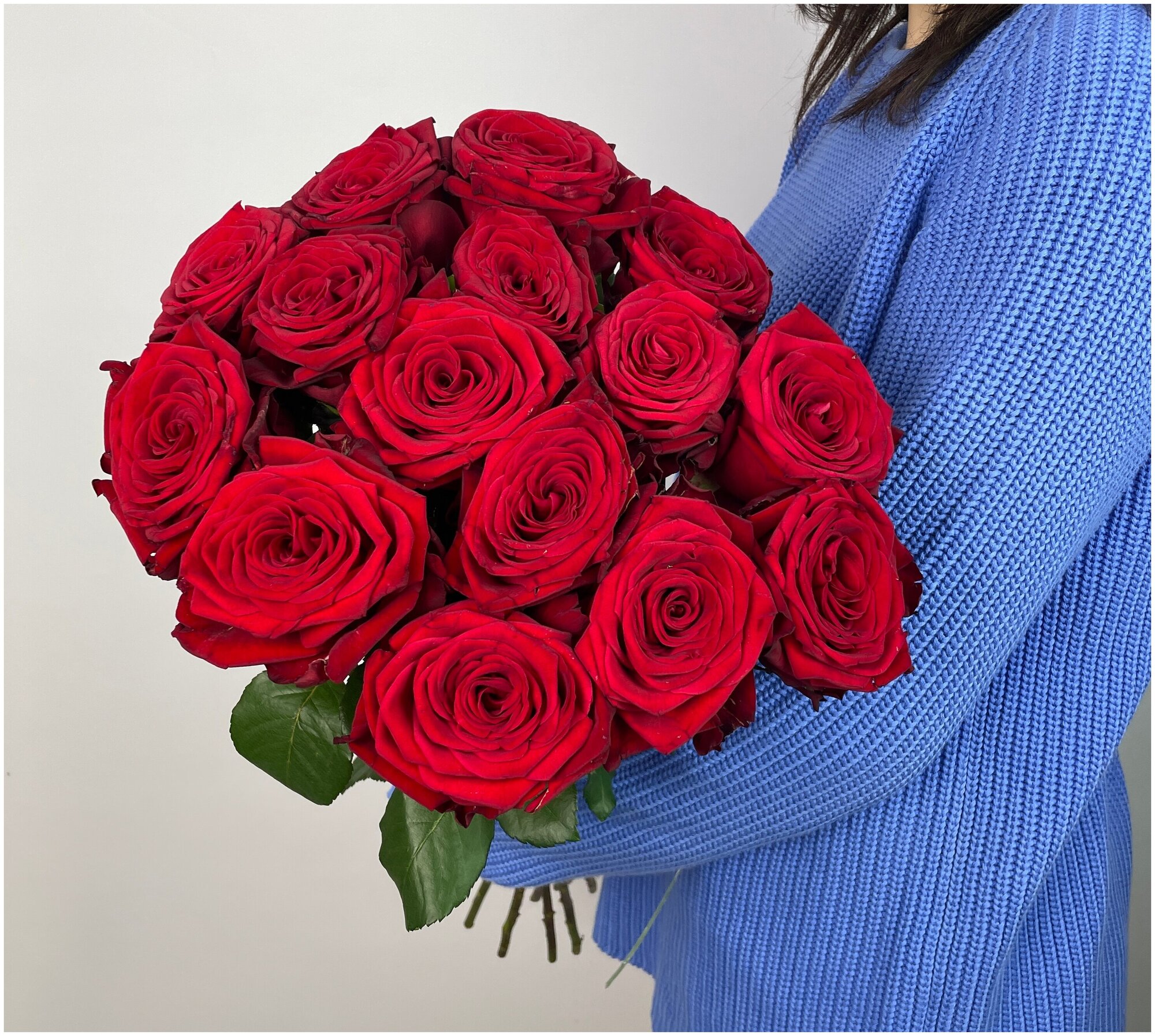 Букет красных роз Ред Наоми 15шт