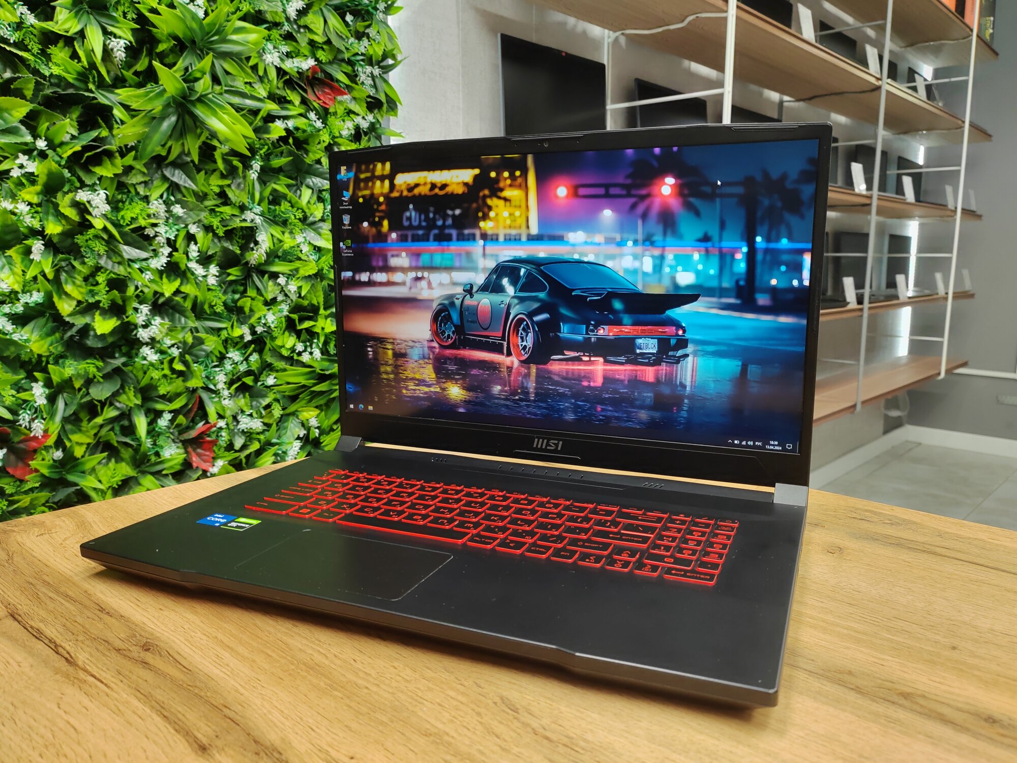 Мощный Игровой ноутбук MSI katana Gf 76/17.3 IPS 144GHz /Intel Core i5-11400H/16Gb/256GB SSD/GTX1650/Win 10Pro