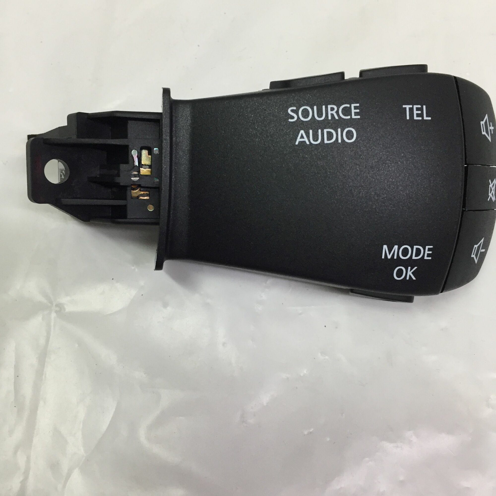 Переключатель подрулевой управления магнитолой RENAULT 255520229R Koleos