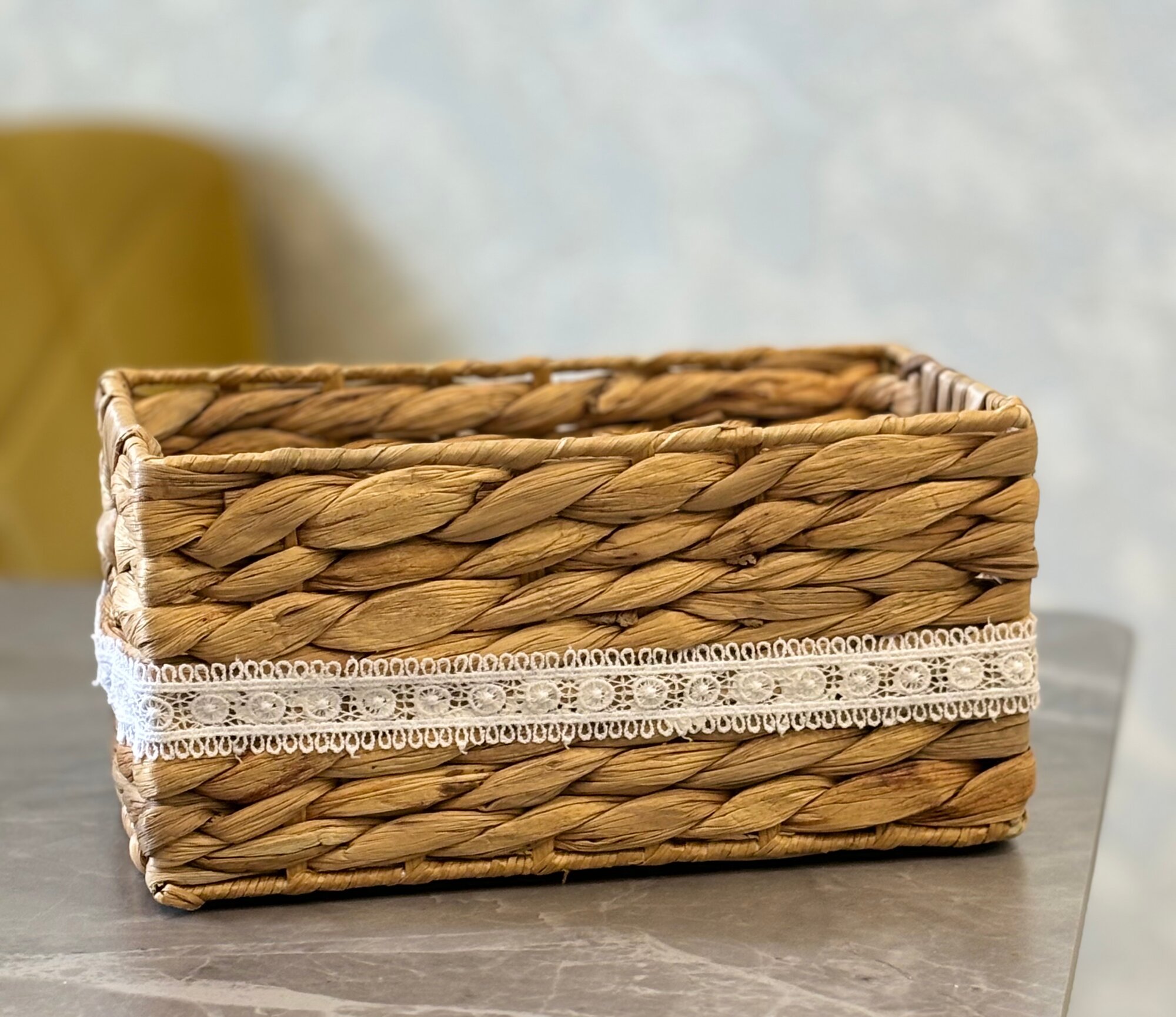 фото Плетеная корзина для хранения и декора "Квадратная корзина"