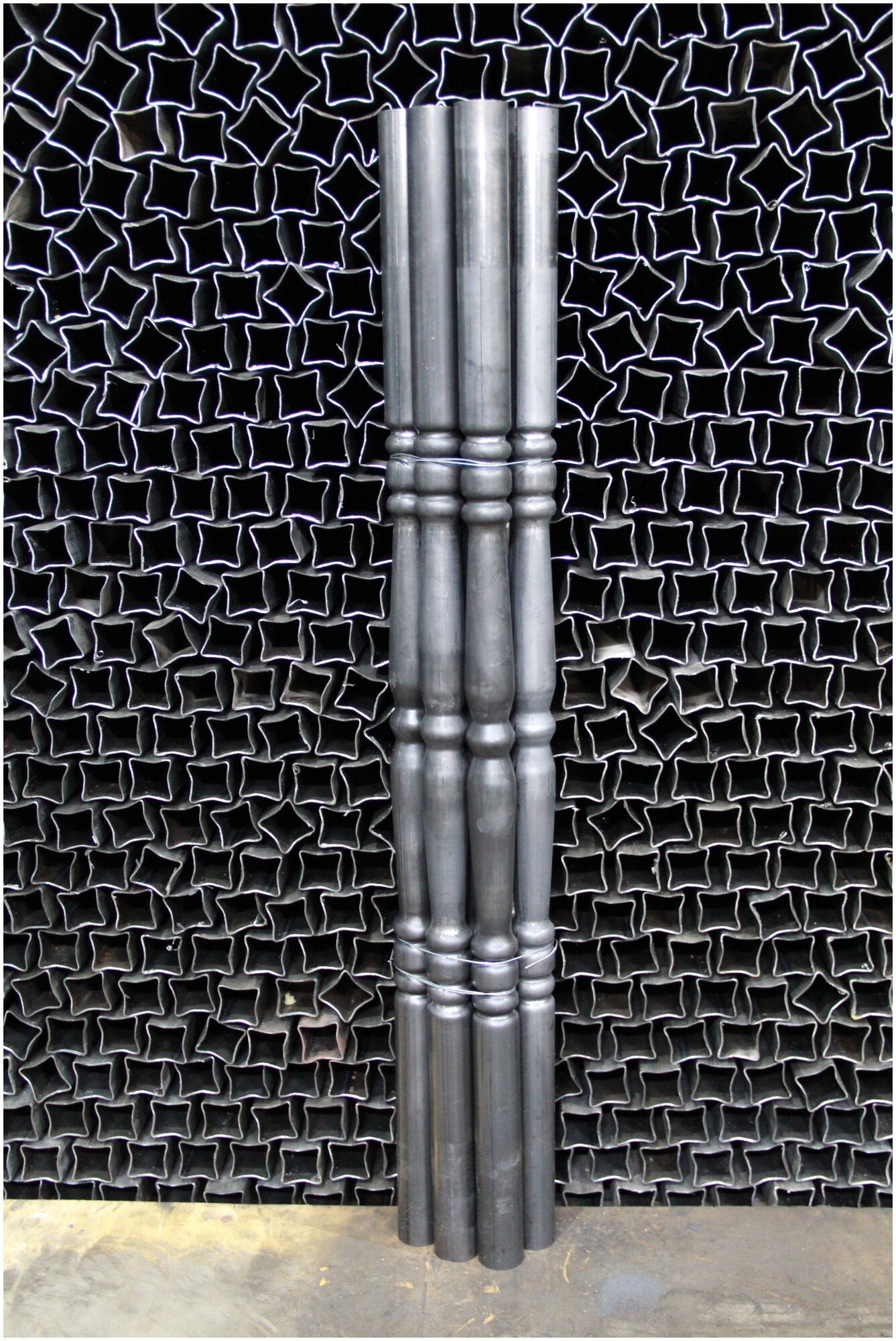 Набор балясин кованых металлических Royal Kovka, 9 шт., диаметр 42 мм, круглые окончания диаметром 42 мм, арт. 42.1 КР 9 - фотография № 2