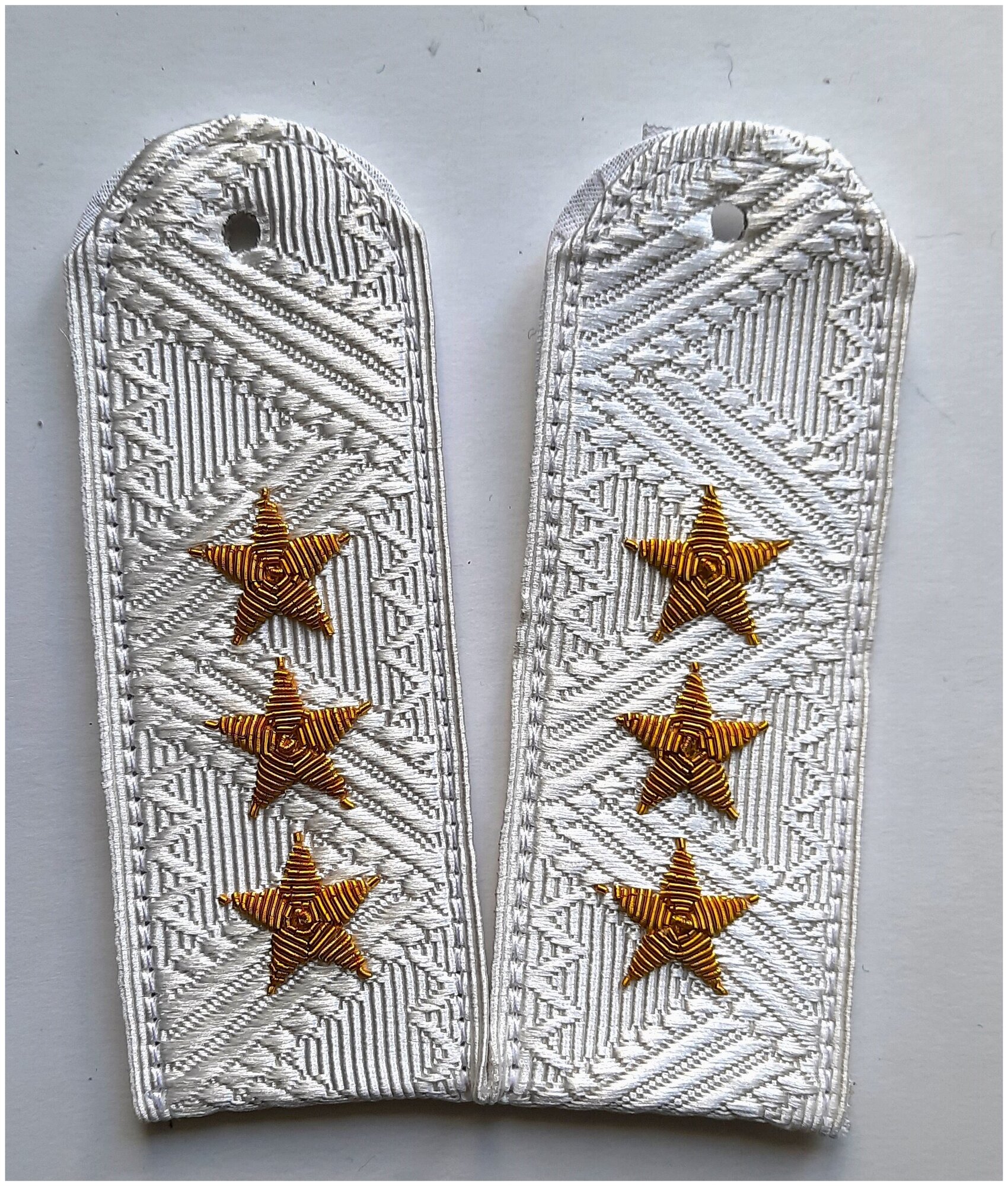 Погоны МВД, генерал полковник , белые , вышитые звезды , канитель ...