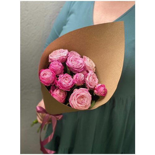 Кустовая роза Леди Бомбастик в крафт упаковке