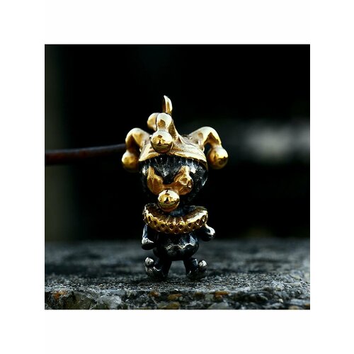 фото Подвеска, серый цветной кит