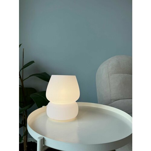 Настольная лампа-светильник Белый