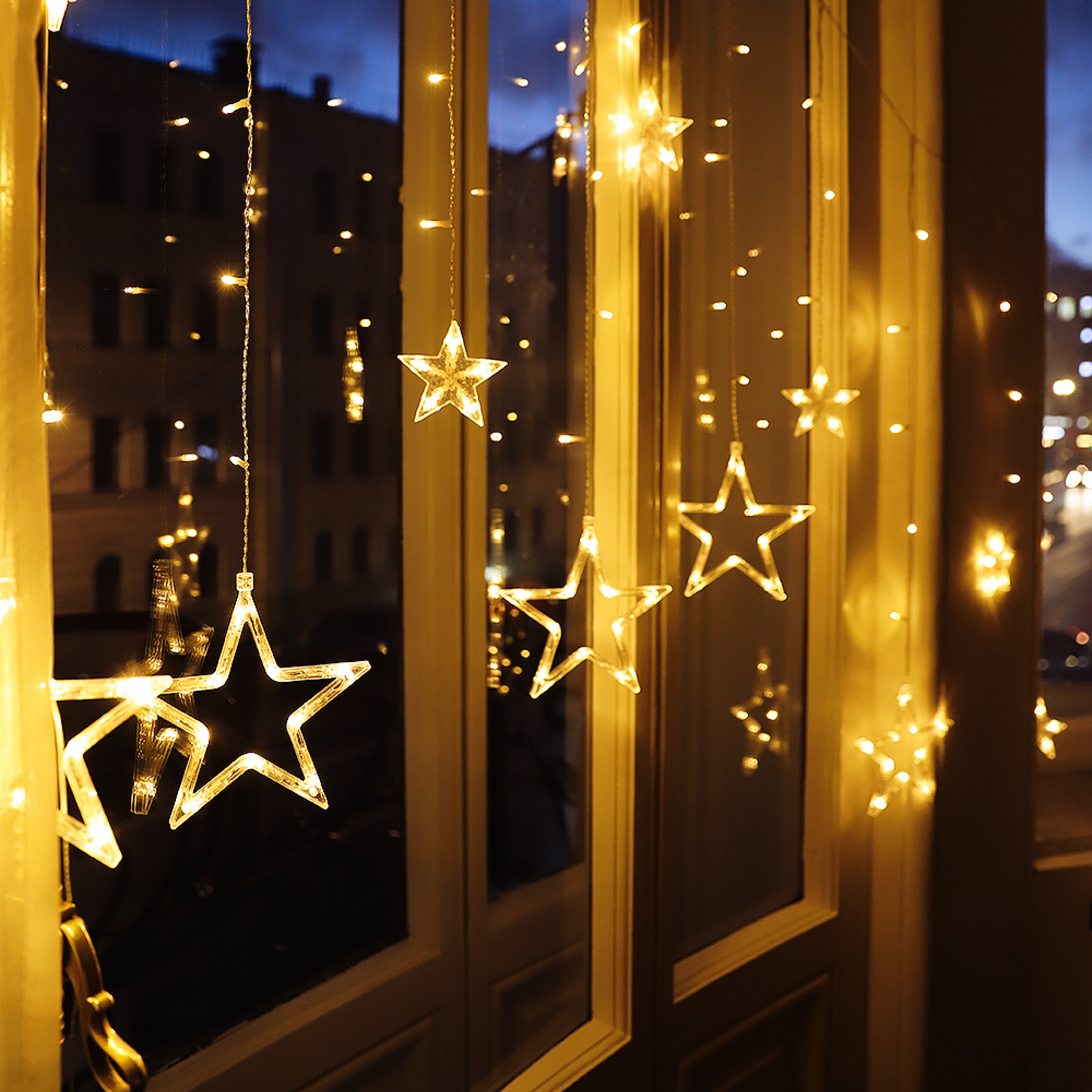 фото Гирлянда штора на окно на батарейках Звезды 2,5м