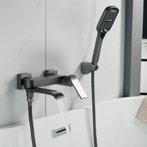 Изображение товара Смеситель для ванны с коротким поворотным изливом Shevanik