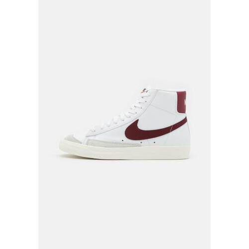 Кроссовки NIKE Blazer '77, размер EU 46, черный, красный кроссовки nike sportswear w blazer mid 77 ess white metallic silver sail summit white