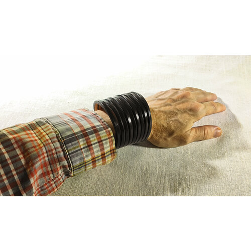 фото Браслет кожаный ручной работы "пружинка черные 9 полос" хельга шванцхен leatherca